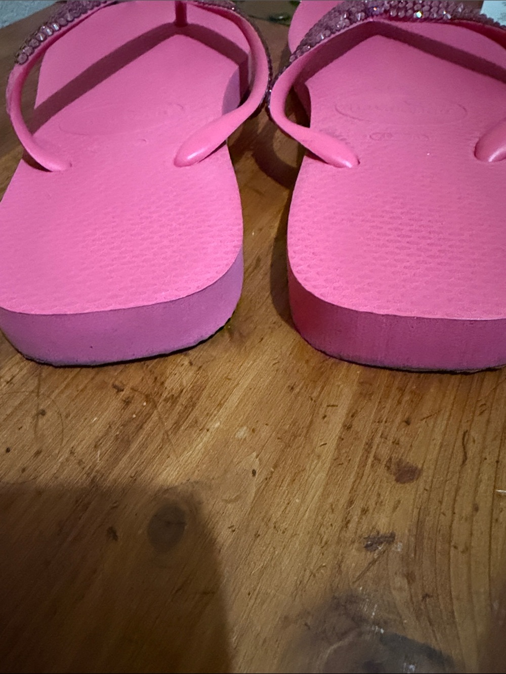 Havaianas Lori Jack signed Pink Crystal-Embellished Flip Flops - Picture 6 of 7